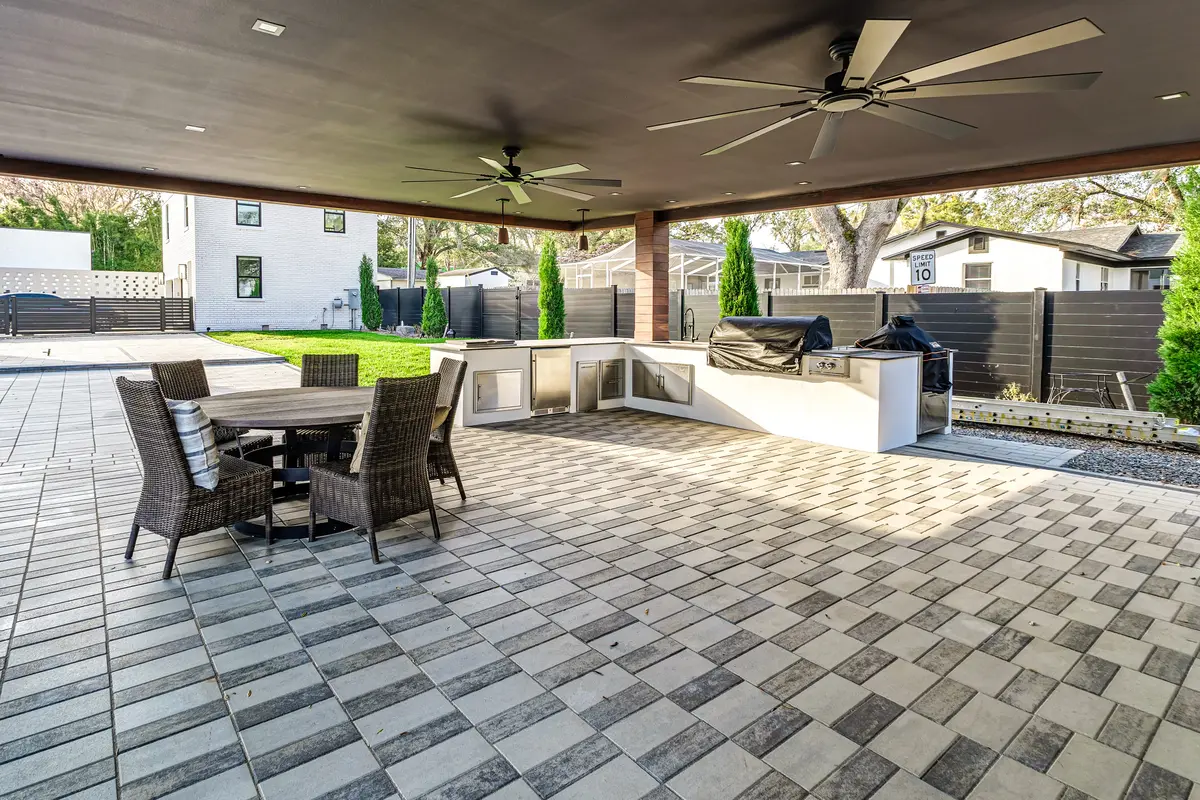Dcr Tampa Covered Lanai And Outdoor Kitchen, Tampa, Fl